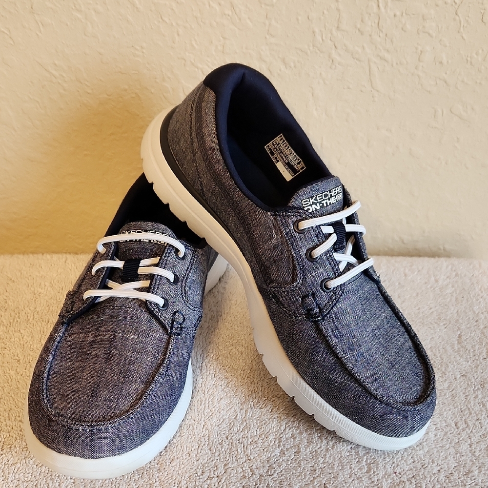 Skechers Women's Navy & White Casual On The Go Sneakers